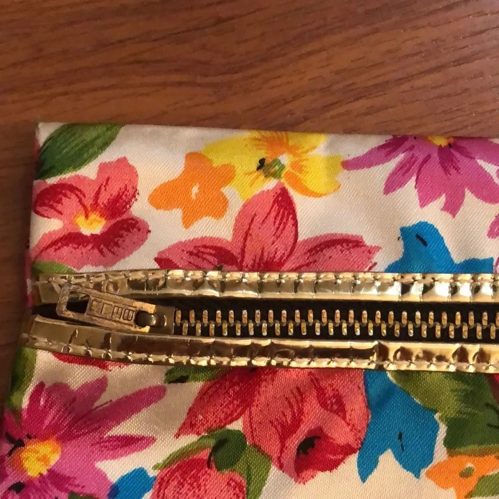 Deadstock Vintage Satiny small make up case pouch